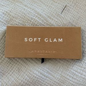 Anastasia Beverly Hills Soft Glam Eyeshadow Palette